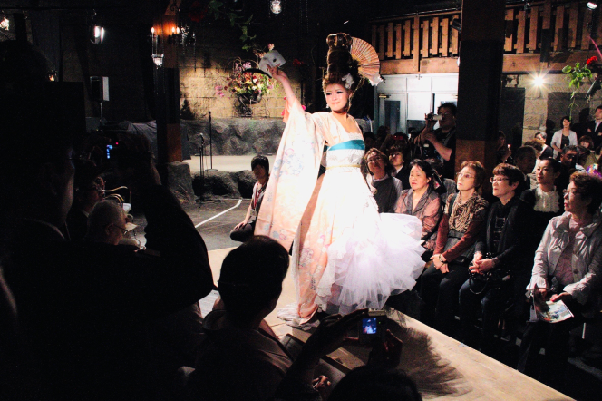 HEAD DRESS SHOWの様子